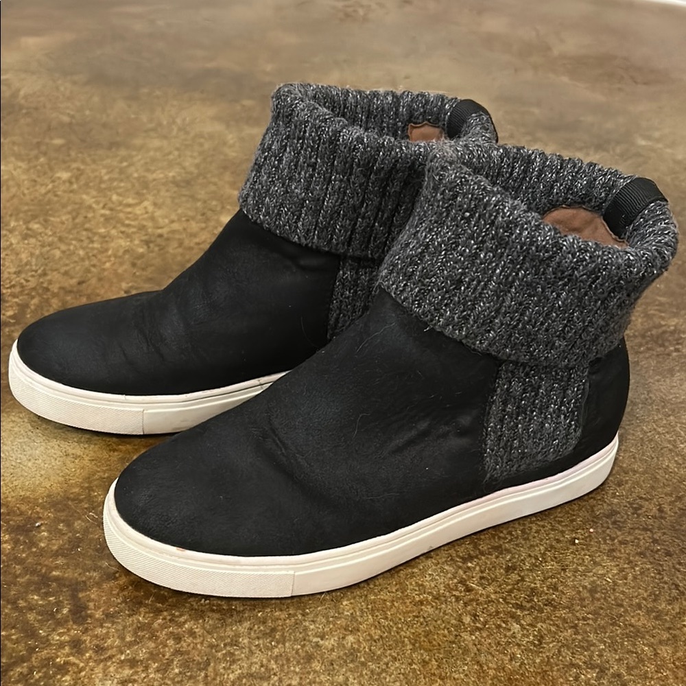 Women's Black and Gray Ankle Boots